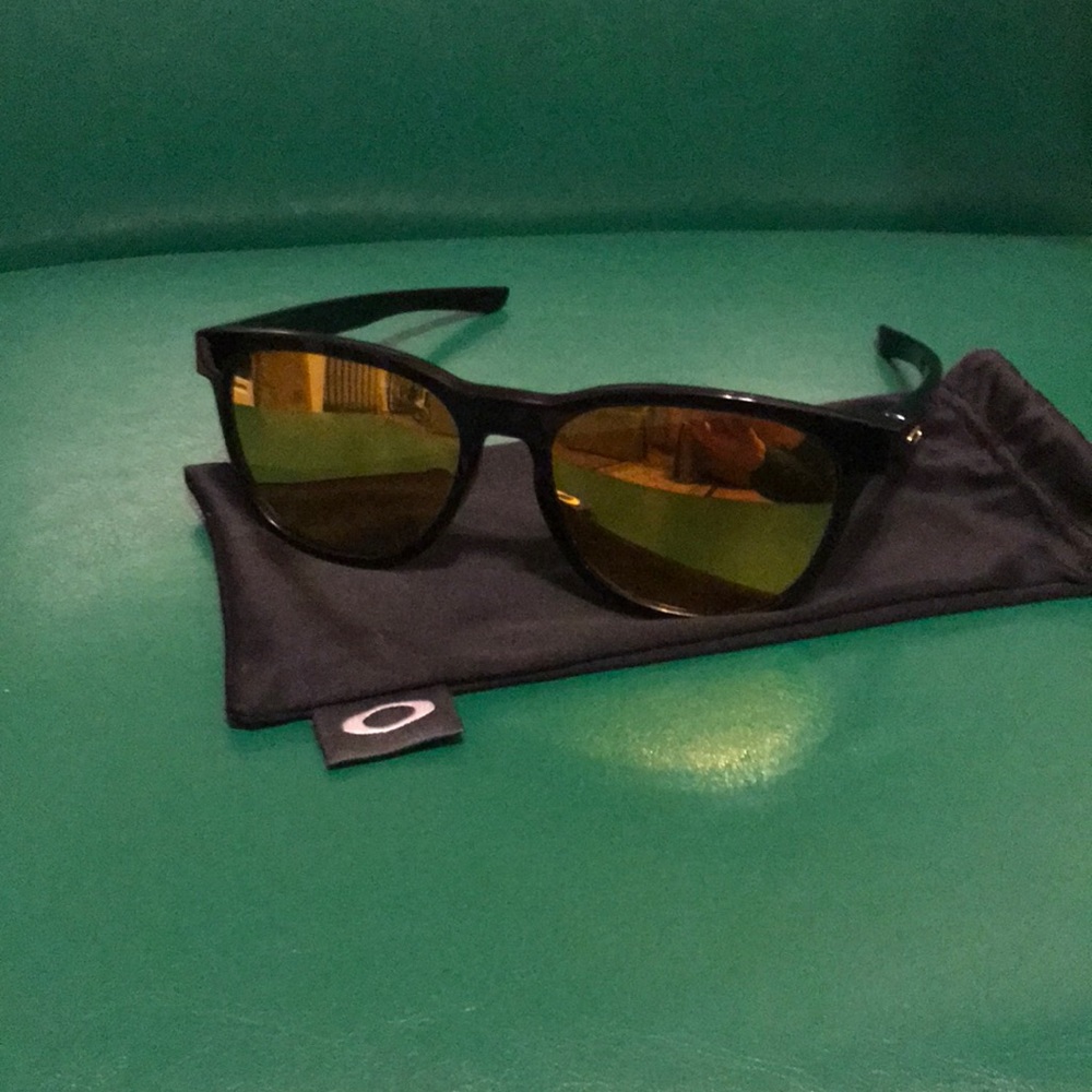 Holbrook Oakley sunglasses